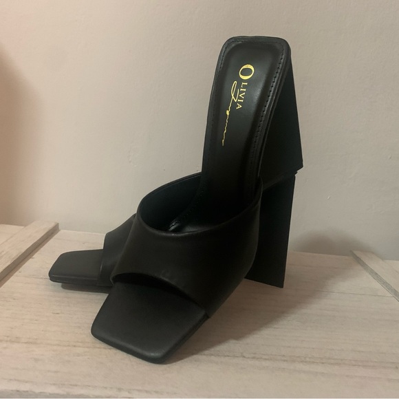 Shoes - Miss Mariana- Brqnd New
